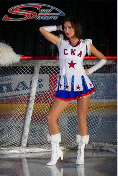 New съпругата Malafeev изстрел топлес