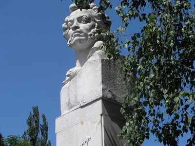 Паметникът лепило мрамор