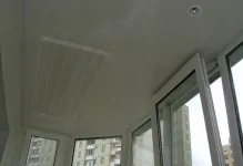 Таванът на балкона, от които да се направи, отколкото да се ножницата лоджия, снимка и опциите, рисувам с ръцете си,