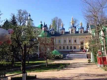 Псков-Pechersk манастир (лавра)