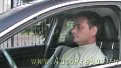 Регулиране на седалката и облегалката за глава височина и да достигне волан