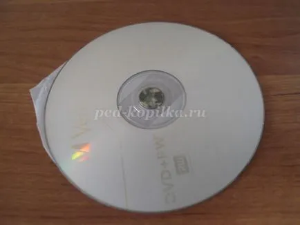 Какво може да се направи от CD диск с ръцете си poshago със снимка (възможно) Какво може да се направи от CD диск с ръцете си poshago със снимки