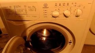 Гледайте видео как да премахнете капака на пералната машина Indesit безплатно