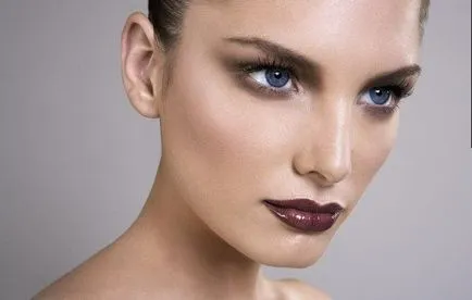 Smokey Eyes за сини очи, поетапно схема на прилагане на грим (опушена сини очи лед за поетапно схема се прилага грим опушен грим Фото Видео сянка ръководство) Смоуки лед за сини очи, постепенно верига прилагането на грим