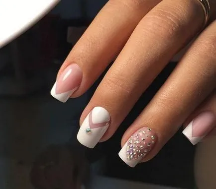 Модерен Nail Design 2017 яке с модел на снимка