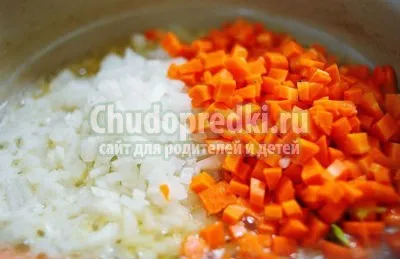 Задушени моркови с лук