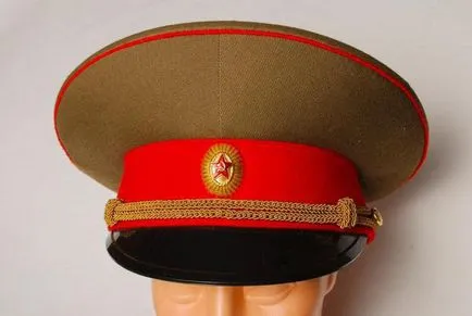 Военни капачка с ръцете си