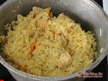 Delicious пилаф с пиле в рецепта казан с стъпка по стъпка снимки
