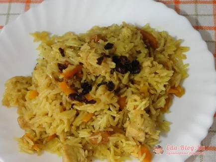 Delicious пилаф с пиле в рецепта казан с стъпка по стъпка снимки