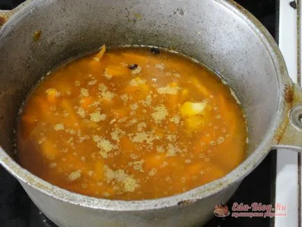 Delicious пилаф с пиле в рецепта казан с стъпка по стъпка снимки