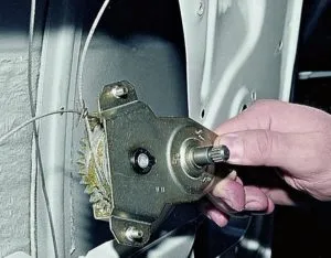 Замяна прозорец на ВАЗ-2107 със собствените си ръце стъпка по стъпка инструкции видео (стъпка по стъпка) Замяна прозорец на ВАЗ-2107 със собствените си ръце стъпка по стъпка видео инструкции