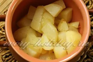 Печено пиле с картофи в гърне рецепта със снимка