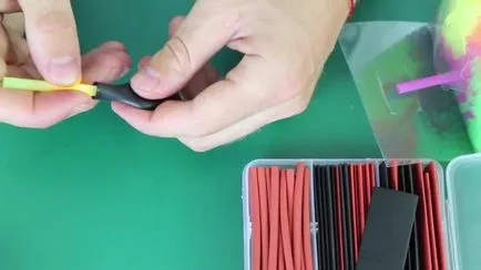 Осъществяване на ключа хапят свои ръце у дома списание - себе си (ухапване) хванеш Осъществяване на ключа хапят свои ръце у дома списание - самите хванеш