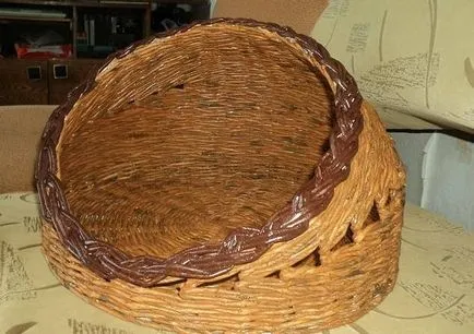 Къщи за котки от вестникарски тръби