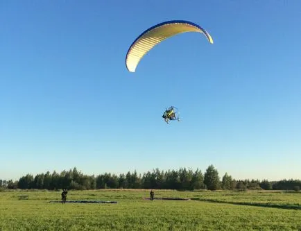 Képzési járatok motoparaplane, két pilóta