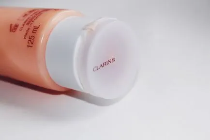 Почистване на кожата от коментари Clarins