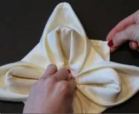 Origami az asztalra a szalvéták létre egy ünnepi hangulatot