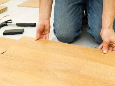 Finalizarea podea cu mâinile lor - Parchet laminat