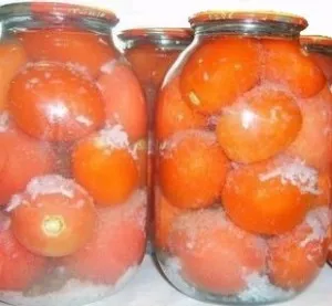 Tomate „obraznic“ - marinat cu usturoi, soare strălucitor