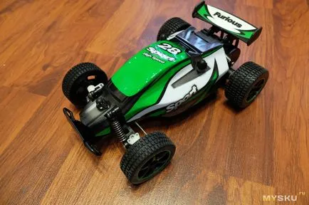 Modelul RC buggy într-o scară de la 1