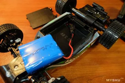 Modelul RC buggy într-o scară de la 1