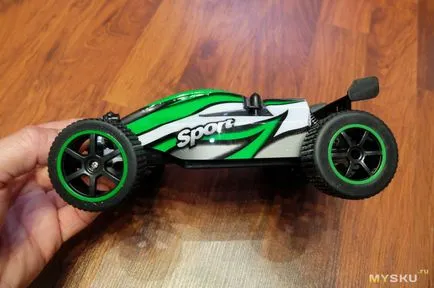 Modelul RC buggy într-o scară de la 1