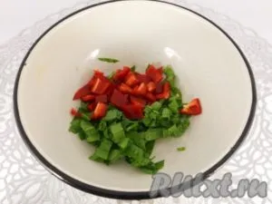 Salata cu castraveți și roșii cu usturoi - preparare pas cu pas, cu fotografii