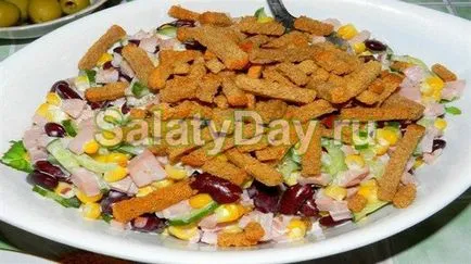 O salata de fasole și cârnați de porumb - reteta pentru o cină gustoasă cu fotografii și video