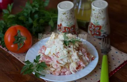 Saláta fésűkagyló, paradicsom, tojás - egy recept lépésről lépésre fotók, minden étkezés