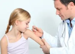 A gombóc vakcinálás után a gyermek