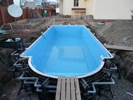 Каква е цената за изграждане на плувен басейн в селска къща