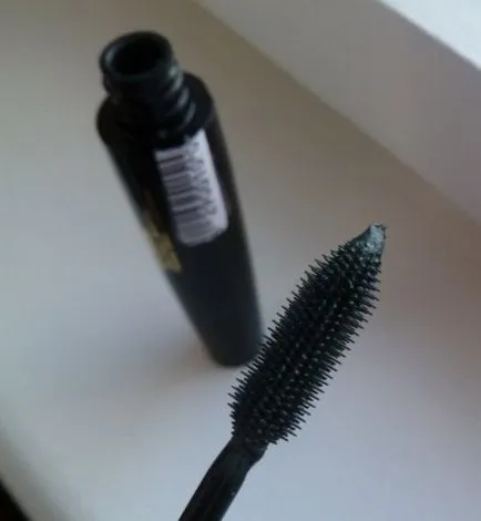 Volum de milioane de lovituri de bici luminizer ochi verzi de la L 'Oreal Paris - mascara pentru proprietarii de ochi verzi