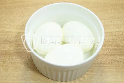 Яйца пълнени с раци пръчки, стъпка по стъпка рецепта със снимки - закуски
