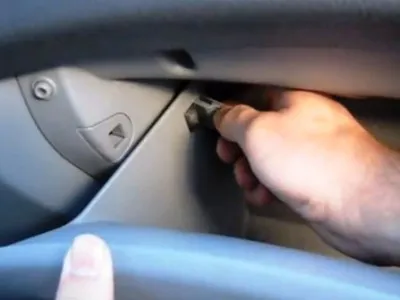 Cseréje a fülke szűrő Hyundai Elantra video, lépésről lépésre útmutató
