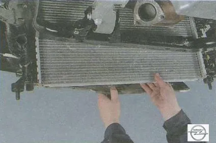 Înlocuirea radiatorului de răcire opel astra h