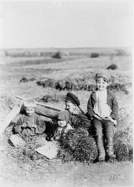 20 снимки началото на ХХ век българските селяни по време на работа и по време на отдих