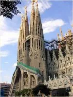 Antonio Gaudi sa nascut la data de 25 iunie 1852 - Antonio Gaudi a murit pe 10 iunie 1926