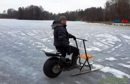 Fa-ti snowmobile