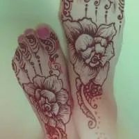 tatuaje henna Foto