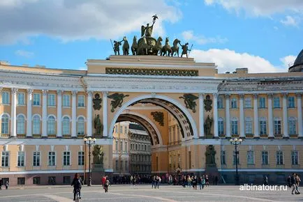 Главният щаб на Ермитажа в Санкт Петербург и импресионистите