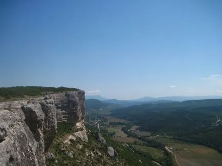 Kachi-Kalon oraș medieval și mănăstirea