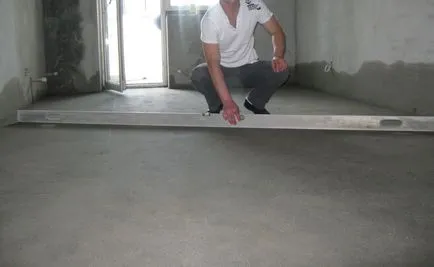 Hogyan erősít a görbe és az egyenetlen padló esztrich