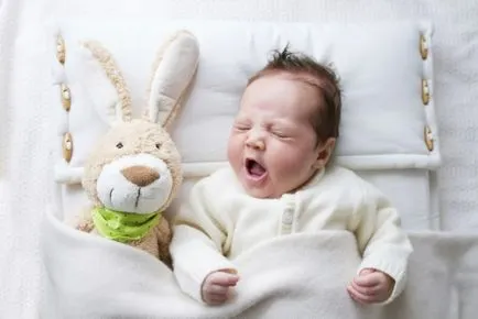 Hogyan elválaszt a baba elaludni a karjában