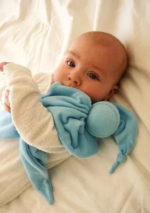 Cum să coase jucărie komforter pentru copii cu mâinile lor (ghid video)