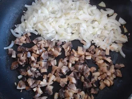 Cartofi umplute cu carne și ciuperci, coapte în cuptor