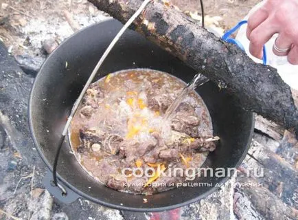 Elk pörkölt burgonyával - főzés a férfiak