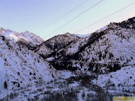 Medeo în Almaty - patinaj, alpinism și - traseu de sănătate