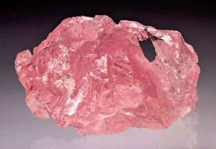 Morganite (vorobjevit) - minden kő, fotók, ingatlan, mezők, érdekelt