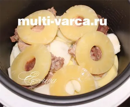 Carne cu cartofi și ananas în multivarka