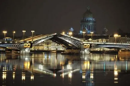 St. Petersburg móka folytatódik! Séta a folyók és csatornák, utazó csapat Lucas túra